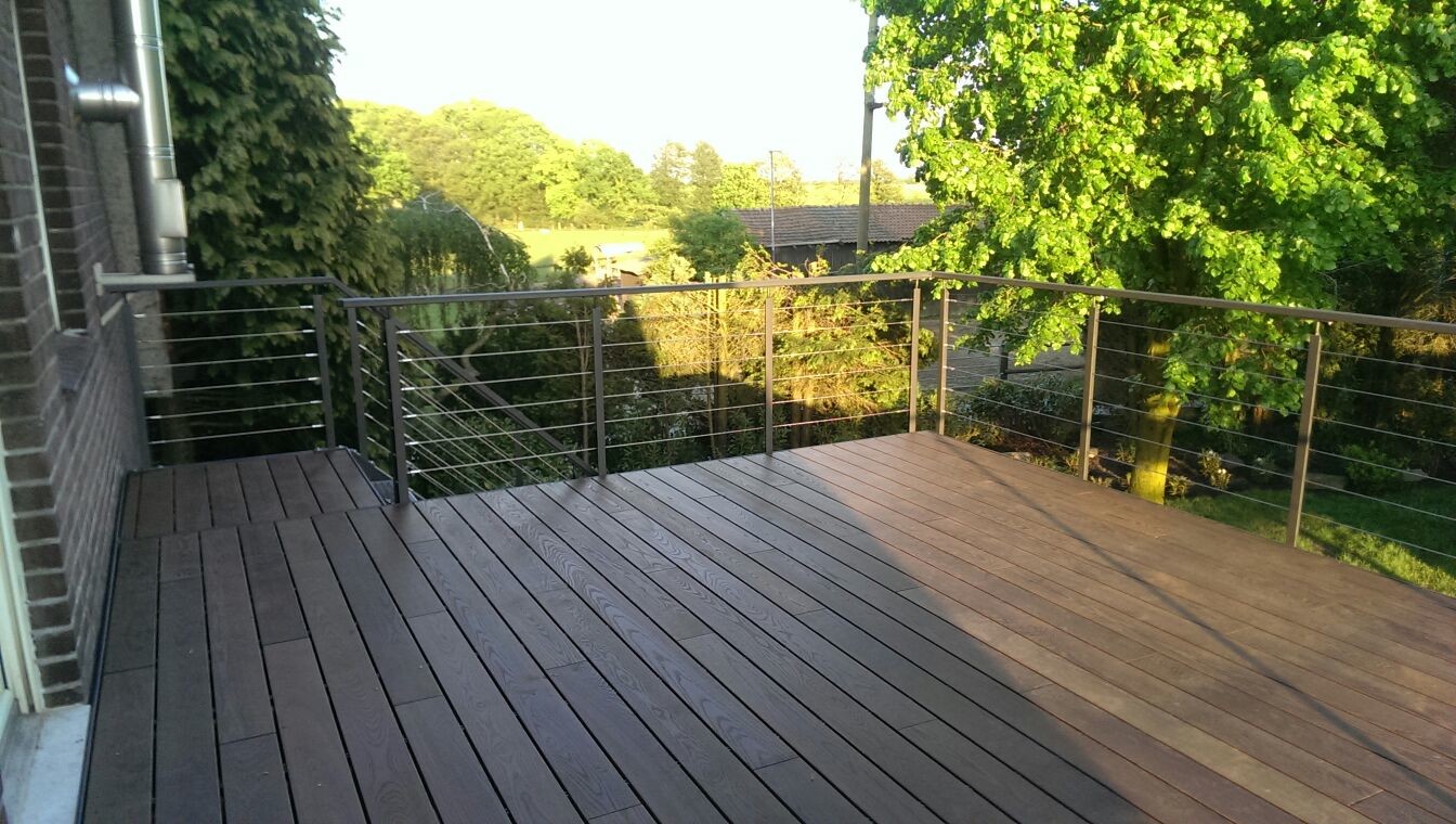 Terrassendielen für Ihren Garten finden Sie bei Holz Schröer