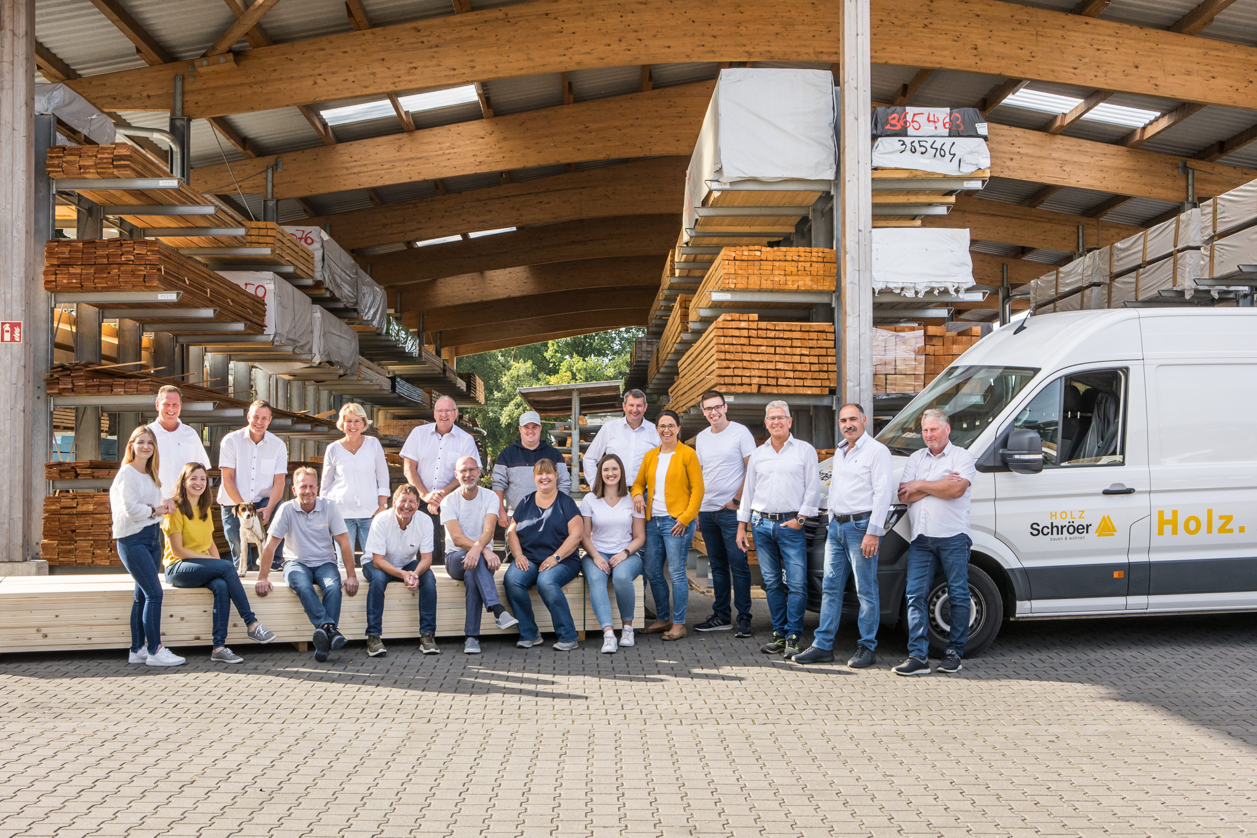 Teamfoto Das Team von Holz-Schröer, Ihrem Holzfachmarkt in Dingden, freut sich auf Ihren Besuch.